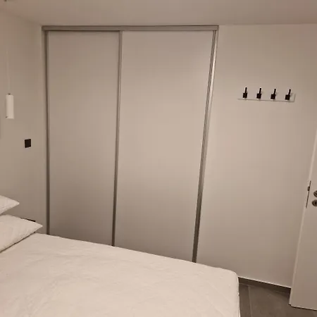Apartment Alma *